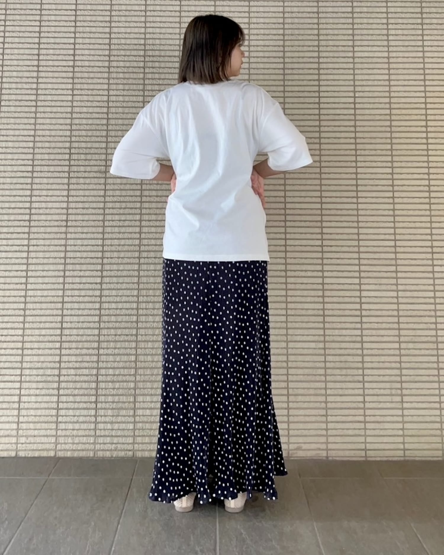 片側サイドスリット五部袖デザインTシャツ